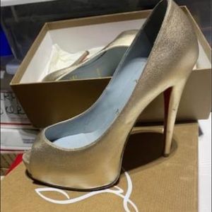 Christian Louboutin vendome Peep Toe pumps